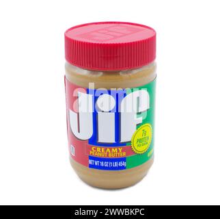 Ocala, Florida, 22. März 2024 Bild von einem Glas Jif creamy Peanut Butter. JIF ist eine Marke von Erdnussbutter, hergestellt von der J.M. Smucker Company und Debüt i Stockfoto