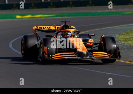 Melbourne, Australien. März 2024. Oscar Piastri aus Australien fährt den (81) McLaren MCL37 während des Qualifyings vor dem F1 Grand Prix von Australien auf der Albert Park Grand Prix Strecke. (Foto: George Hitchens/SOPA Images/SIPA USA) Credit: SIPA USA/Alamy Live News Stockfoto