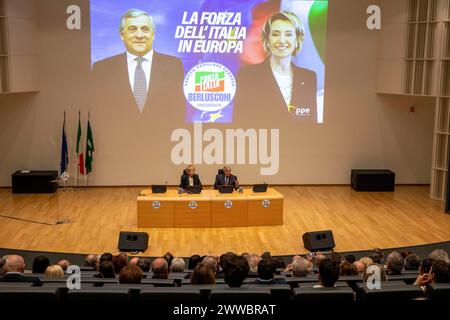 Mailand, Italien. März 2024. IL Ministro degli esteri Antonio Tajani ( destra ) e Letizia Moratti alla conferenza stampa di Forza Italia per le Europee - Cronaca - Mailand - Italia - Sabato 23. März 2024 (Foto Marco Cremonesi/LaPresse) Außenminister Antonio Tajani (rechts) und Letizia Moratti auf der Forza Italia-Pressekonferenz für die Europawahl - Nachrichten - Mailand - Italien - Samstag, 23. März 2024 (Foto Marco Cremonesi/LaPresse) Credit: LaPresse/Alamy Live News Stockfoto