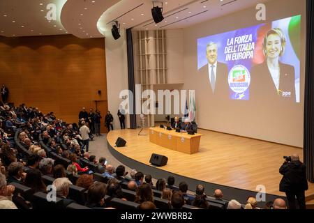 Mailand, Italien. März 2024. IL Ministro degli esteri Antonio Tajani ( destra ) e Letizia Moratti alla conferenza stampa di Forza Italia per le Europee - Cronaca - Mailand - Italia - Sabato 23. März 2024 (Foto Marco Cremonesi/LaPresse) Außenminister Antonio Tajani (rechts) und Letizia Moratti auf der Forza Italia-Pressekonferenz für die Europawahl - Nachrichten - Mailand - Italien - Samstag, 23. März 2024 (Foto Marco Cremonesi/LaPresse) Credit: LaPresse/Alamy Live News Stockfoto