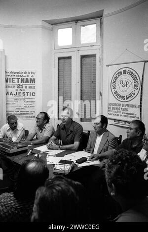 Agustín Tosco, Vorsitzender der argentinischen gewerkschaft, während einer Pressekonferenz im Asociación Argentina de Prensa (argentinischer Presseverband), Buenos Aires, 23. Februar 1973. Stockfoto