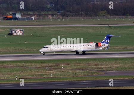 EI-FPN SAS Scandinavian Airlines Bombardier CRJ-900LR, Opby CityJet am Flughafen Düsseldorf. DUS EDDL. Düsseldorf, Nordrhein-Westfalen, DEU, Deutschland, 14.03.2024 *** EI FPN SAS Scandinavian Airlines Bombardier CRJ 900LR, Opby CityJet am Flughafen Düsseldorf DUS EDDL Düsseldorf, Nordrhein-Westfalen, DEU, Deutschland, 14 03 2024 Stockfoto