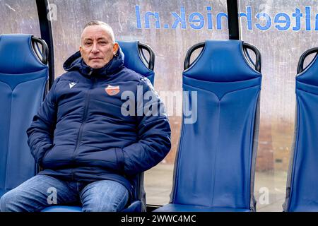 WERKENDAM, Niederlande. März 2024. Fußball, Stadion de Zwaaier, BetNation Divisie, Saison 2023/2024, während des Spiels Kozakken Boys - Jong Almere City, Kozakken Boys Trainer Edwin Grunholz Credit: Pro Shots/Alamy Live News Stockfoto