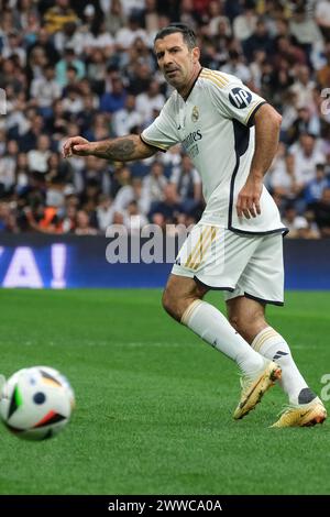 Luís Figo ON während des Corazon Classic 2024 Benefizfußballspiels zwischen Real Madrid und dem FC Porto im Santiago Bernabeu Stadion in Madrid auf Ma Stockfoto