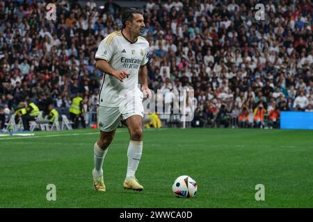 Luís Figo ON während des Corazon Classic 2024 Benefizfußballspiels zwischen Real Madrid und dem FC Porto im Santiago Bernabeu Stadion in Madrid auf Ma Stockfoto