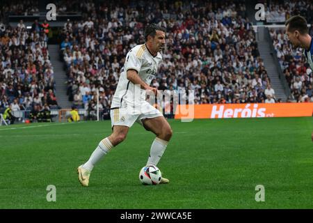 Luís Figo ON während des Corazon Classic 2024 Benefizfußballspiels zwischen Real Madrid und dem FC Porto im Santiago Bernabeu Stadion in Madrid auf Ma Stockfoto