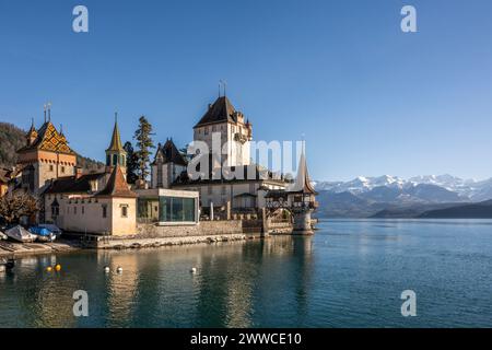 Schweiz, Kanton Bern, Thun, Schloss Oberhoffen am Ufer des Thunersees Stockfoto