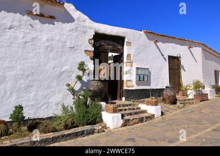 20. November 2023 - Betancuria, Fuerteventura in Spanien: Hektik im kleinen Dorf im Herzen der Insel Stockfoto