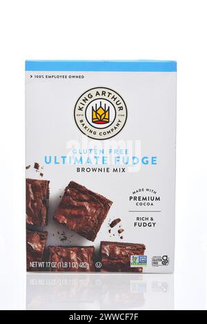 IRIVNE, KALIFORNIEN - 21. März 2024: Eine Schachtel King Arthur Baking Company Gluten Free Ultimate Fudge Brownie Mix. Stockfoto