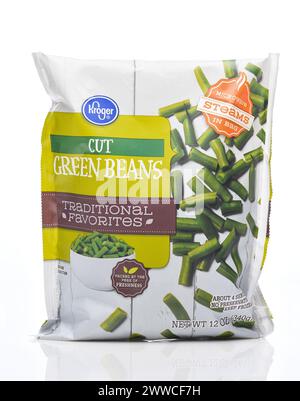 IRIVNE, KALIFORNIEN - 21. März 2024: Eine Packung von Kroger Frozen Cut Green Beans. Stockfoto