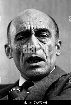 Das argentinische Militär, Politiker und Journalist Francisco Manrique, während eines Interviews in Buenos Aires am 7. August 1974. Stockfoto