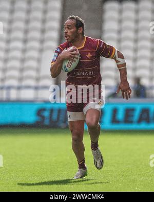 Huddersfield, Großbritannien. März 2024. Leroy Cudjoe von Huddersfield Giants bricht mit dem Ball beim Spiel Huddersfield Giants gegen Hull FC im John Smith's Stadium, Huddersfield, Großbritannien, 23. März 2024 (Foto: Mark Cosgrove/News Images) in Huddersfield, Großbritannien am 23. März 2024. (Foto: Mark Cosgrove/News Images/SIPA USA) Credit: SIPA USA/Alamy Live News Stockfoto