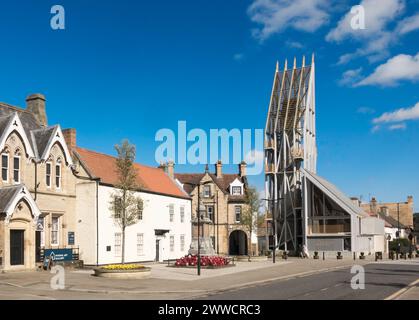 Bishop Auckland Market Place und Auckland Tower, Co. Durham, England, Großbritannien Stockfoto