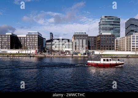 Die Mercedes-Benz-Arena wurde am 22.03.2024 in Uber Arena am Uber-Platz umbenannt. Hampton Hotel by Hilton - Hotel Indigo - Zalando BHW - Edge East Side Tower - East Side Gallery Berlin Friedrichshain-Kreuzberg Berlin Deutschland *** die Mercedes Benz Arena wurde am 22 03 2024 in Uber Arena am Uber Platz umbenannt Hampton Hotel by Hilton Hotel Indigo Zalando BHW Edge East Side Tower East Side Gallery Berlin Friedrichshain Kreuzberg Berlin Deutschland Stockfoto