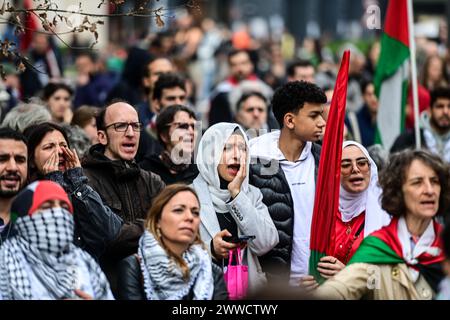 Mailand, Italien. März 2024. pro-palästinensische Demonstranten rufen Slogans aus, um Solidarität mit den Palästinensern zu zeigen und einen sofortigen Waffenstillstand in Gaza zu fordern. Credit: Piero Cruciatti/Alamy Live News Stockfoto