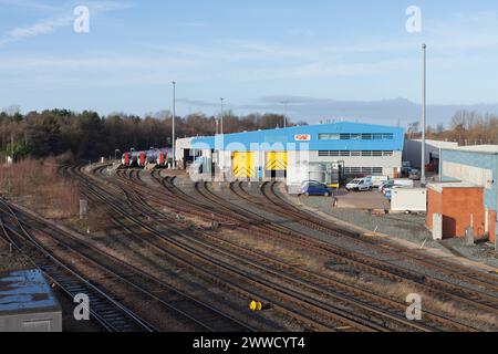 Das CAF-Bahnbetriebswerk, wo Transport for Wales-Züge in Chester gehalten werden, links nach rechts 197010 / 197106 /197110 Stockfoto