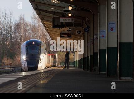 Der neue Avanti West Coast Class 805 BI-Mode-Zug 805006 auf einer Testfahrt am Bahnhof Chester wurde von GB Railfreight betrieben Stockfoto