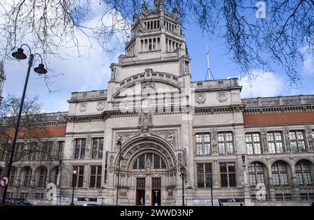 London, Großbritannien. März 2024. Außenansicht des Victoria and Albert Museum, V&A, in South Kensington. Quelle: Vuk Valcic/Alamy Stockfoto