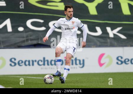 Birkenhead, Großbritannien. März 2024. Lee O'Connor von den Tranmere Rovers. EFL Skybet Football League Two Match, Tranmere Rovers gegen Crawley Town im Prenton Park, Birkenhead, Wirral am Samstag, 23. März 2024. Dieses Bild darf nur für redaktionelle Zwecke verwendet werden. Nur redaktionelle Verwendung, .PIC von Chris Stading/ Credit: Andrew Orchard Sportfotografie/Alamy Live News Stockfoto