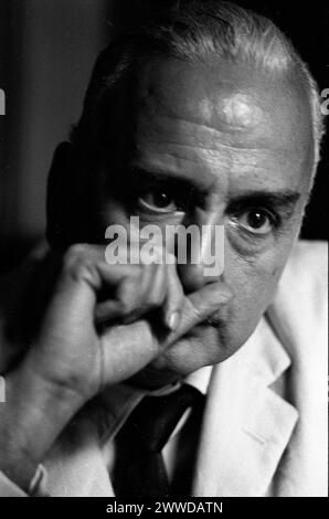 Der argentinische Jurist, Politologe, Journalist, Politiker und Redakteur Marcelo Sánchez Sorondo, während eines Presseinterviews in Buenos Aires am 4. Dezember 1968. Stockfoto