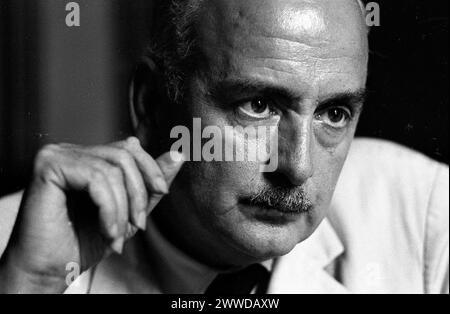 Der argentinische Jurist, Politologe, Journalist, Politiker und Redakteur Marcelo Sánchez Sorondo, während eines Presseinterviews in Buenos Aires am 4. Dezember 1968. Stockfoto