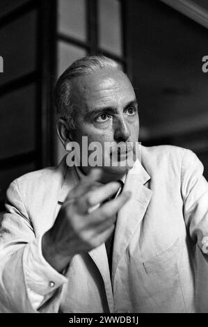 Der argentinische Jurist, Politologe, Journalist, Politiker und Redakteur Marcelo Sánchez Sorondo, während eines Presseinterviews in Buenos Aires am 4. Dezember 1968. Stockfoto