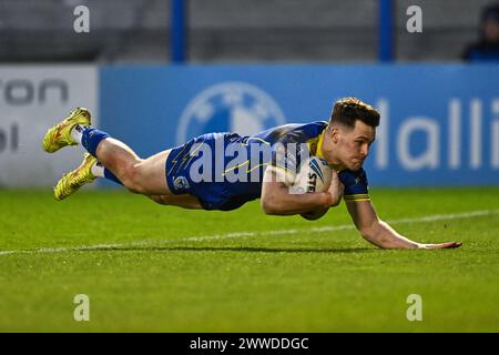 Josh Thewlis von Warrington Wolves geht zum Versuch beim Spiel der sechsten Runde des Betfred Challenge Cup Warrington Wolves gegen London Broncos im Halliwell Jones Stadium, Warrington, Großbritannien, 23. März 2024 (Foto: Craig Thomas/News Images) Stockfoto