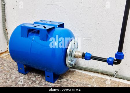 Umkehrosmose-Membrantank, hydraulischer Druckspeicher für Wasserspeicher für Sanitärsysteme. Stockfoto