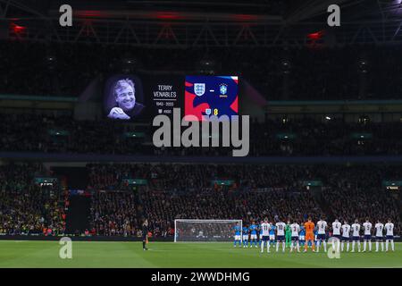 London, Großbritannien. März 2024. A Minute Applaus für Terry Venables während des Internationalen Freundschaftsspiels England gegen Brasilien im Wembley Stadium, London, Großbritannien, 23. März 2024 (Foto: Gareth Evans/News Images) in London, Großbritannien am 23. März 2024. (Foto: Gareth Evans/News Images/SIPA USA) Credit: SIPA USA/Alamy Live News Stockfoto