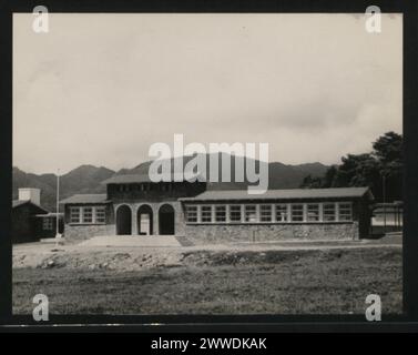 Vorderansicht des Verwaltungsblocks im Princess Alice Hospital in Grenada, 1950, mit Büros und Verwaltungseinrichtungen. Stockfoto