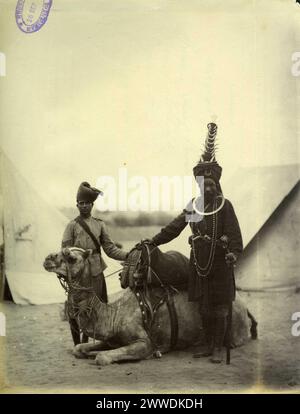 Foto von Felice Beato während der Nilexpedition zur Befreiung von Khartum im Jahr 1884/85, das Goroo, Oberpriester eines Sikh-Regiments, in zeremonieller Kleidung zeigt. Stockfoto