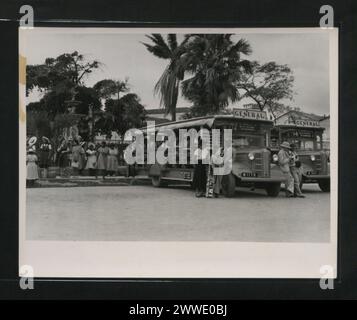 Beschreibung: Die Bushaltestelle in Bridgetown befindet sich am Trafalgar Square. Ort: Bridgetown, Barbados Datum: 1950-1959 caribbeanthroughalens Stockfoto