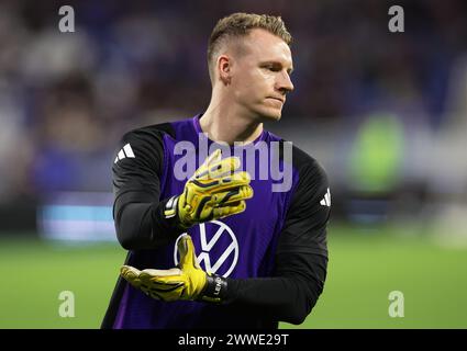 Lyon, Frankreich. März 2024. Fußball: Internationales Spiel, Frankreich - Deutschland, Groupama-Stadion. Der deutsche Torhüter Bernd Leno wärmt sich vor dem Spiel auf. Quelle: Christian Charisius/dpa/Alamy Live News Stockfoto