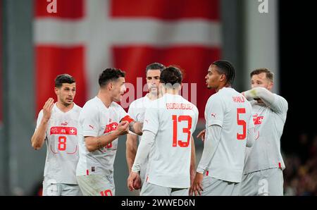 Parken, Kopenhagen, Dänemark. März 2024. Granit Xhaka (Schweiz) gibt während eines UEFA-Freundschaftsspiels Dänemark gegen die Schweiz in Parken, Kopenhagen, Dänemark. Ulrik Pedersen/CSM/Alamy Live News Stockfoto