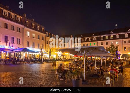 Square St. Johanner Markt, Restaurants, Altstadt Saarbrücken Saarland Deutschland Stockfoto