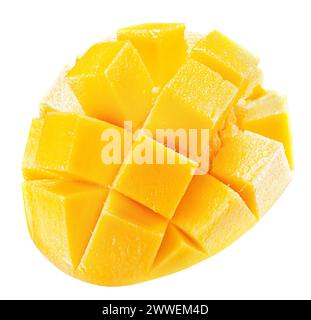 Geschnittene Mango isoliert auf weißem Hintergrund. Stockfoto