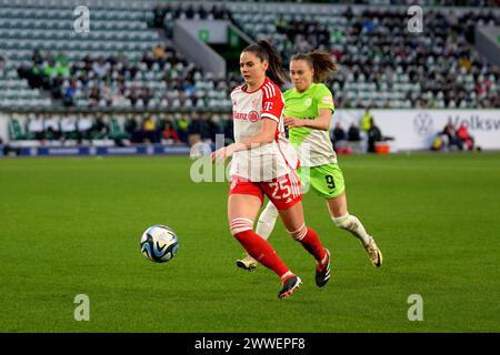 Wolfsburg, Deutschland. März 2024. Wolfsburg, 23. März 2024: Sarah Zadrazil ( 25 Bayern) beim Google Pixel Frauen-Bundesliga-Fußballspiel zwischen dem VfL Wolfsburg und dem FC Bayern München in Wolfsburg. (Julia Kneissl/SPP) Credit: SPP Sport Press Photo. /Alamy Live News Stockfoto