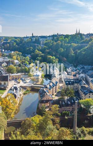 fluss Alzette, Blick von der Großherzogin Charlotte Brücke Luxemburg Stadt Luxemburg, LÃt Luxemburg Luxemburg Luxemburg Stockfoto