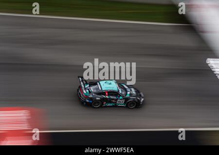 Scarperia, Firenze, Italien. März 2024. 963 Porsche 911 GT3 Cup des Orchid Racing Teams während des Hankook 12H Rennens auf dem Mugello Circuit (Bild: © Luca Martini/ZUMA Press Wire) NUR REDAKTIONELLE VERWENDUNG! Nicht für kommerzielle ZWECKE! Stockfoto