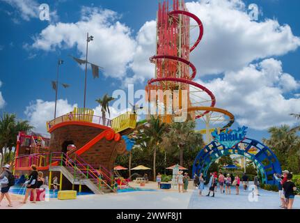 COCO CAY, BAHAMAS - 1. Februar 2024: Coco Cay ist ein Hafen auf den Bahamas. Es ist eine Privatinsel, die an Royal Caribbean für die Nutzung von Passepartout vermietet wurde Stockfoto