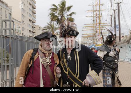 Sete, Frankreich. April 2022. Piraten nehmen an der Escale à Sete Teil, dem ersten maritimen Treffen in Sete, Frankreich Stockfoto