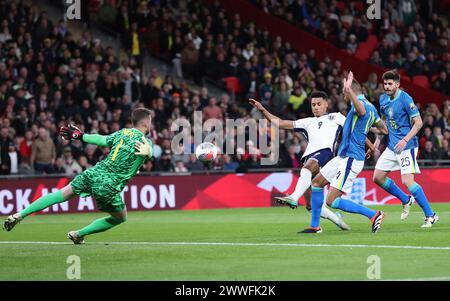 London, Großbritannien. März 2024. Ollie Watkins (3. R) aus England dreht während des internationalen Freundschaftsfußballspiels zwischen England und Brasilien in London, Großbritannien, 23. März 2024. Quelle: Xinhua/Alamy Live News Stockfoto