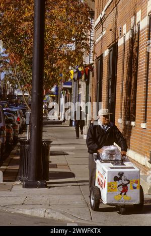 Chicago, Illinois, USA - Pilsen, mexikanisch-amerikanisches Viertel, 18th Street Scene, Eisspezialist Stockfoto