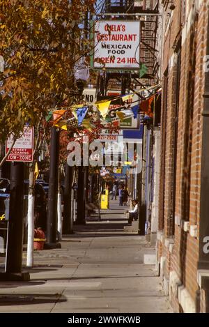 Chicago, Illinois, USA - Pilsen, mexikanisch-amerikanisches Viertel, 18th Street Scene Stockfoto