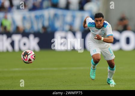 Frisco, Texas, USA. März 2024. Honduras' Verteidiger MICHAELL CHIRINOS (8) jagt dem Ball während des Spiels gegen Costa Rica während des Spiels der CONCACACAF Nations League am Samstag im Toyota Stadium in Frisco, Texas nach. (Kreditbild: © Brian McLean/ZUMA Press Wire) NUR REDAKTIONELLE VERWENDUNG! Nicht für kommerzielle ZWECKE! Quelle: ZUMA Press, Inc./Alamy Live News Stockfoto