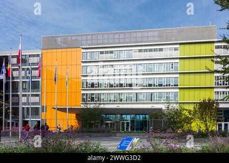 Luxemburg-Stadt (Luxemburg, Lëtzebuerg): Konrad Adenauer-Gebäude des Europäischen Parlaments in Kirchberg in Luxemburg Stockfoto