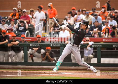 Arizona Diamondbacks Right Fielder Corbin Carrol (7) verdoppelt sich im ersten Inning eines MLB Spring Training Baseballspiels gegen den San Francisco Gia Stockfoto