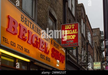 LONDON, Großbritannien - 19. MÄRZ 2024: Schild vor der Bäckerei Beigel Shop in Brick Lane Stockfoto