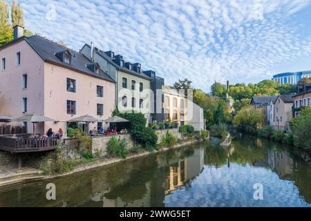 Luxemburg-Stadt (Luxemburg, Lëtzebuerg): Alzette-Tal, Häuser im Bezirk Grund in , Luxemburg, Luxemburg Stockfoto