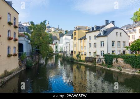 Luxemburg-Stadt (Luxemburg, Lëtzebuerg): Alzette-Tal, Häuser im Bezirk Grund in , Luxemburg, Luxemburg Stockfoto